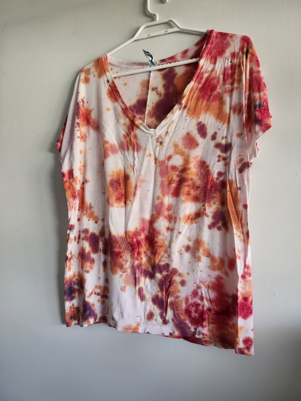 GUESS by Marciano Hand Dyed Tie Dye V Neck T-Shirt Women’s Large 100% Cotton